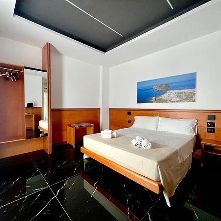 Hotel Tea Deluxe - Praia Praia a Mare Kültér fotó