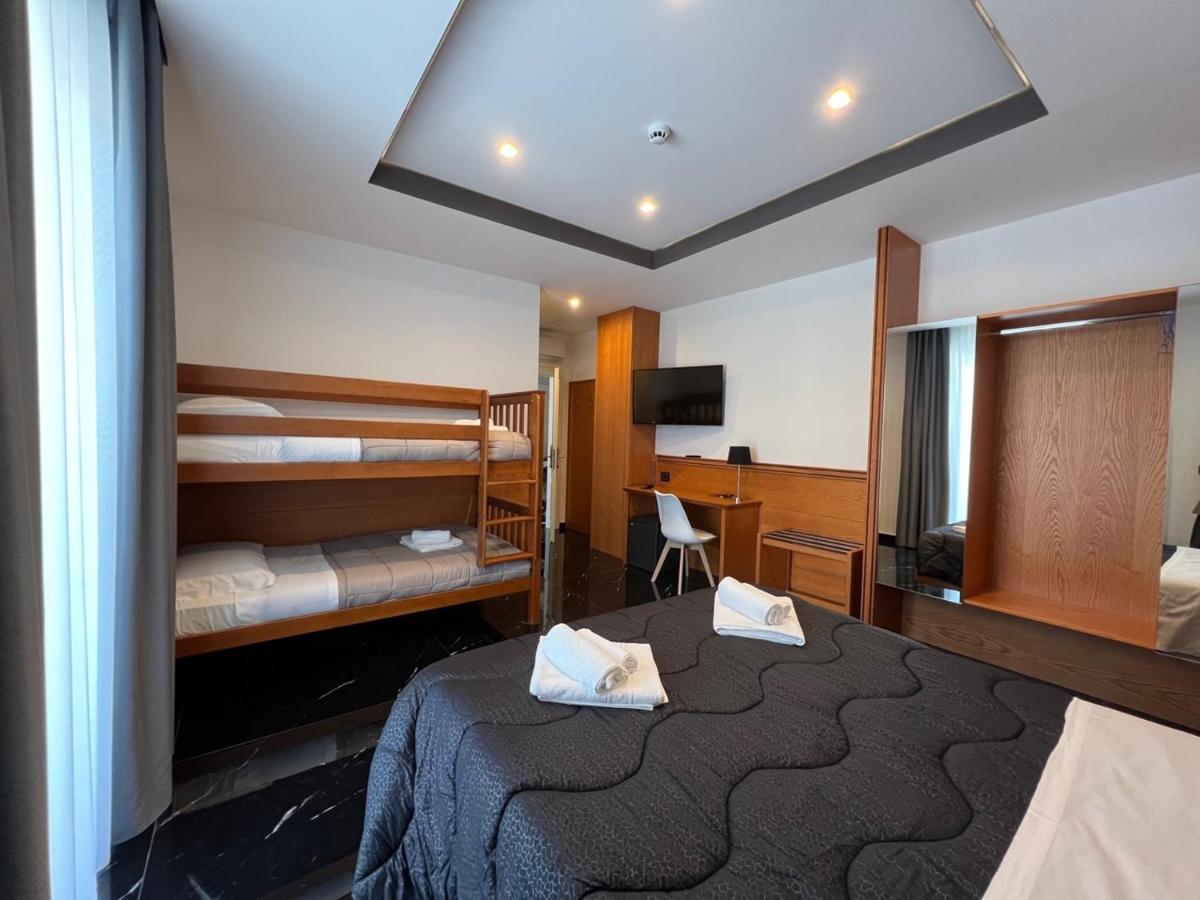 Hotel Tea Deluxe - Praia Praia a Mare Kültér fotó