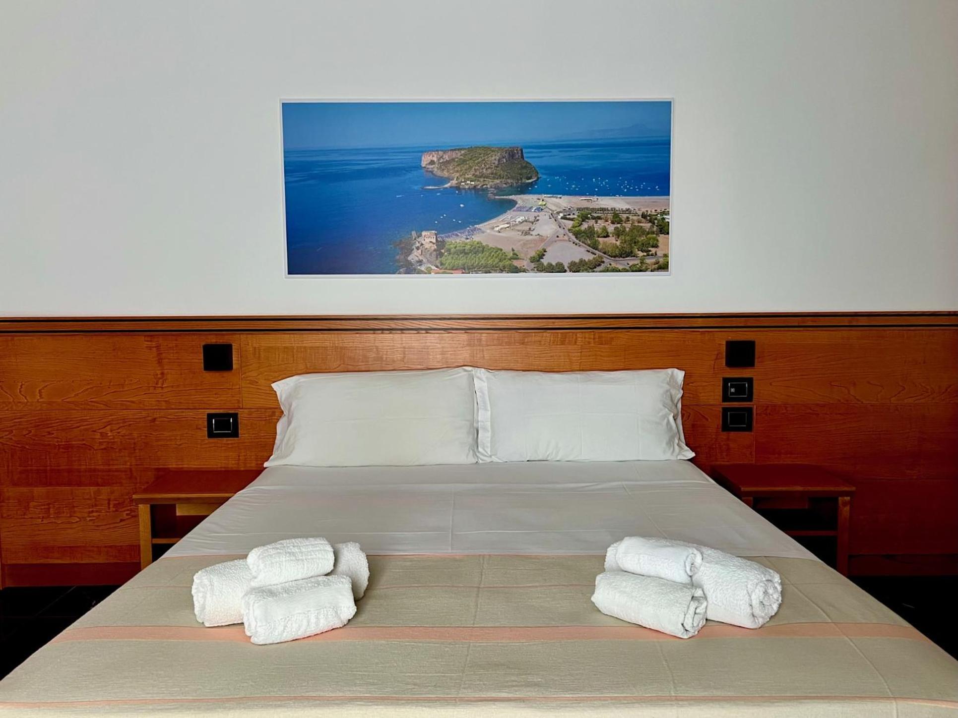 Hotel Tea Deluxe - Praia Praia a Mare Kültér fotó